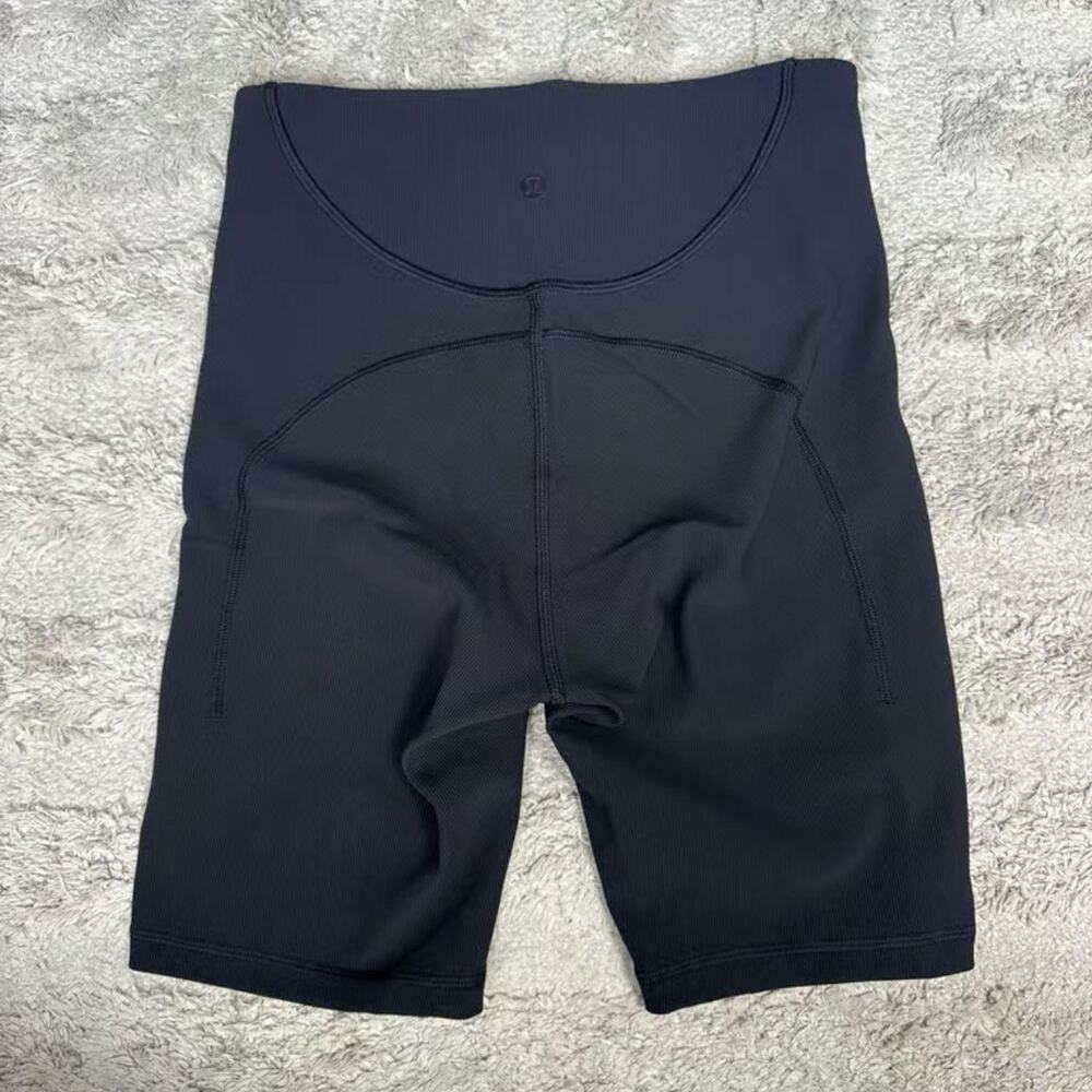 Lululemon Ribbed Contoured High Rise Short 8" - Picture 4 of 8